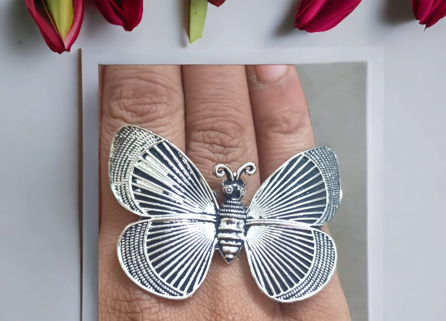 Elegant butterfly ring