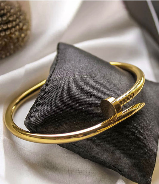 Classy Nail Anti - Tarnish Bracelet