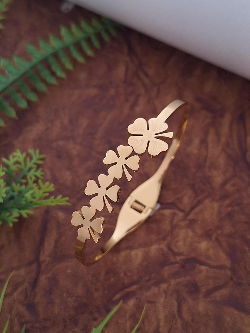 Golden Clover Bloom Adjustable Bracelet