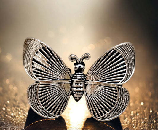 Elegant butterfly ring