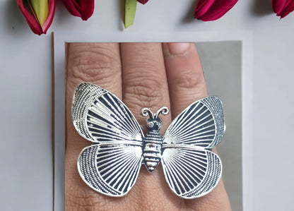 Elegant butterfly ring
