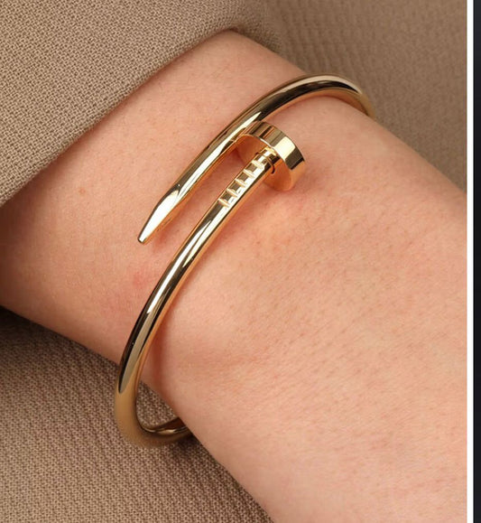 Classy Nail Anti - Tarnish Bracelet