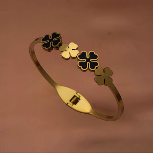Aura Clover Luxe Cuff
